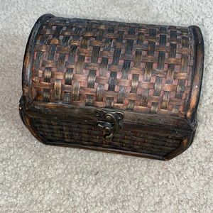 Wicker wooden box